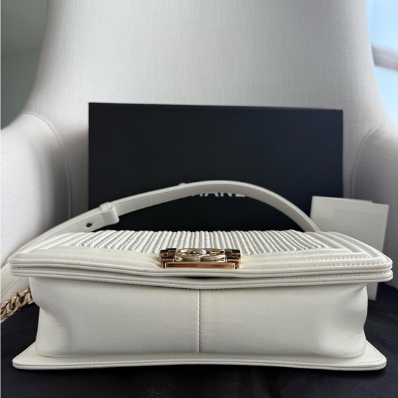Chanel Calfskin Pearl Medium Boy Bag Flap White Handbag - Picture 8 of 16